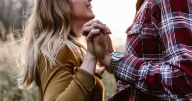 25 Romantic Thanksgiving Ideas for Couples